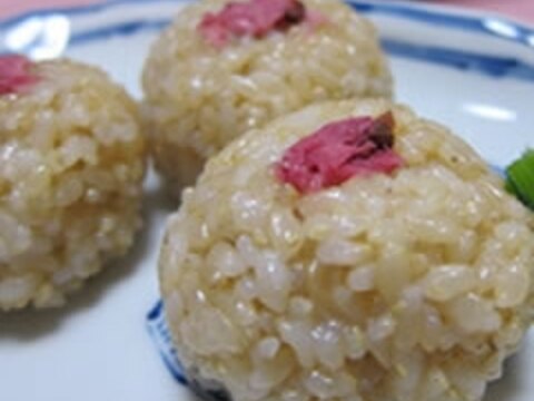 中医師の食薬◆お腹を元気に◆桜の玄米おにぎり